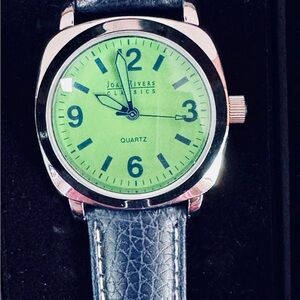 162 Joan Rivers Classics Green Watch